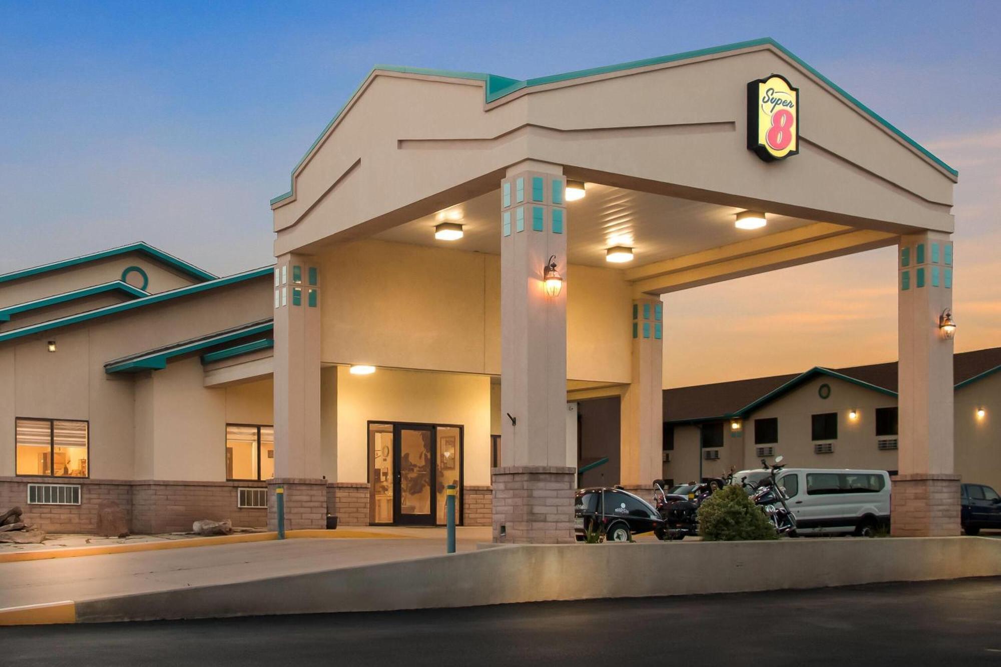 Super 8 By Wyndham Santa Rosa Hotel Exterior photo